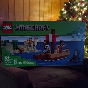 LEGO Minecraft Pirate ship voyage Adventure Set brand new